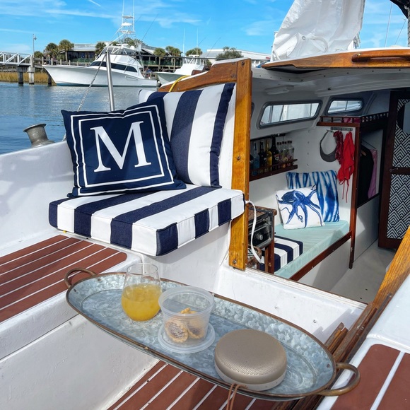 Posh Ambassador Top 10% Sharer Same Day Shipper 🥂 - Picture 3 of 8